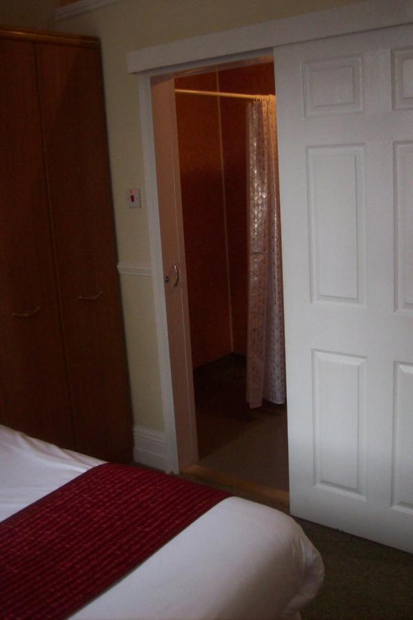 Avalon Guest Accommodation เกรทยาร์มัธ ภายนอก รูปภาพ