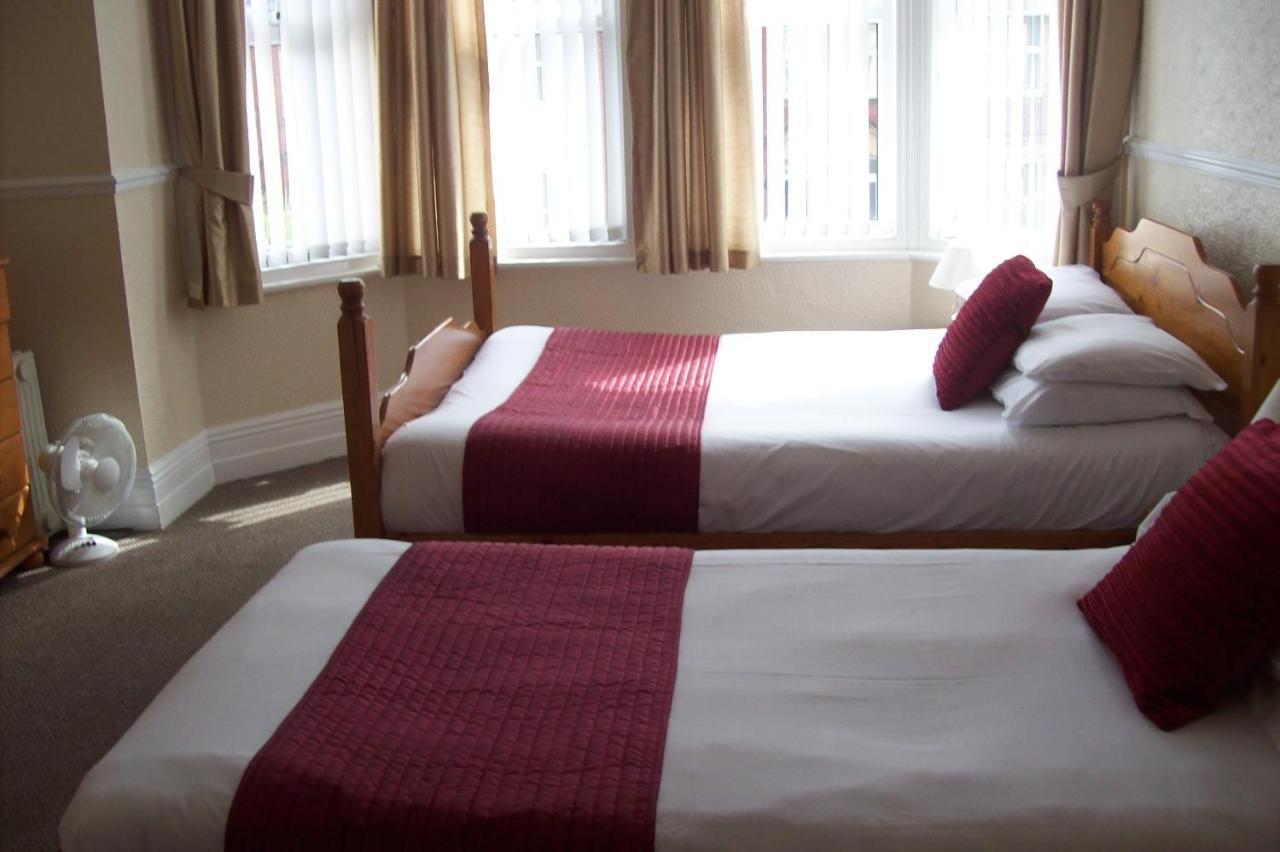 Avalon Guest Accommodation เกรทยาร์มัธ ภายนอก รูปภาพ