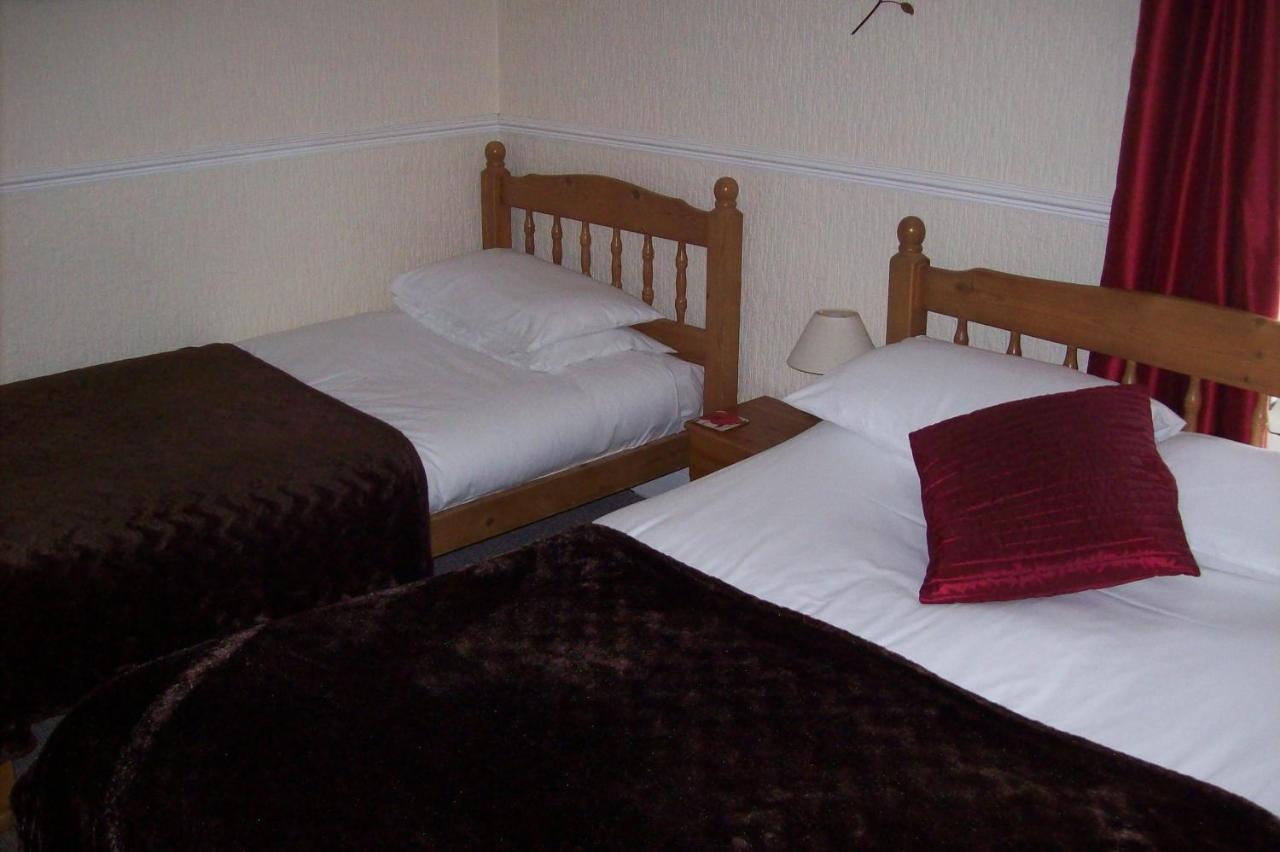 Avalon Guest Accommodation เกรทยาร์มัธ ภายนอก รูปภาพ